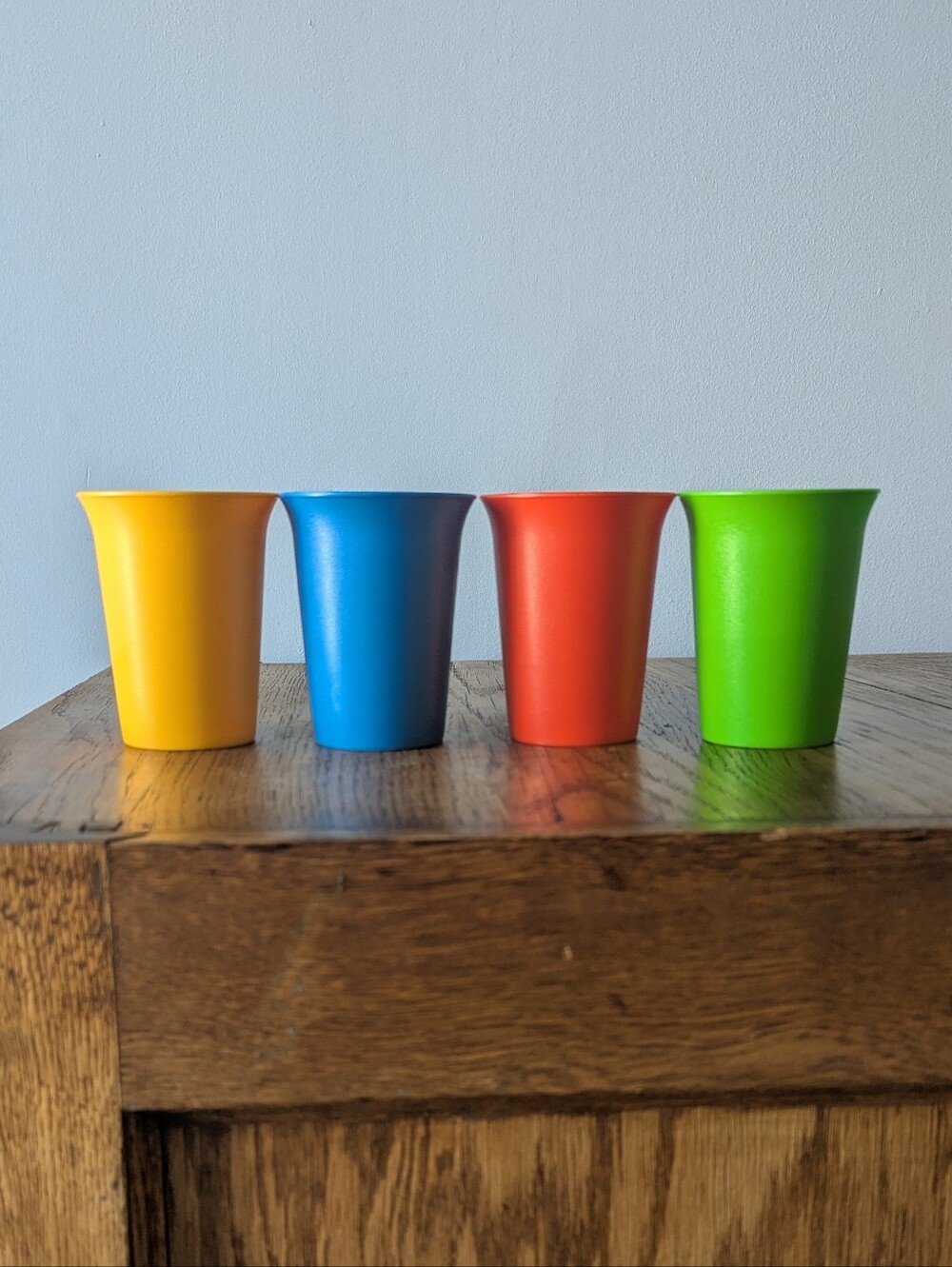 ๐ Vintage Tupperware #109 Kids Colorful Bell Tumblers 7oz Set of 4 Cups - Picture 2 of 15